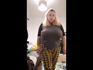 Riesentitten auf tiktok, Compilation