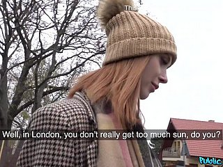 Redhead Brit Fucks para Posh Villa 1 - Agente Público