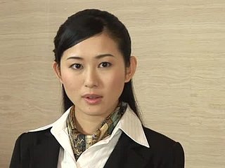 北川澪ホテル労働者は顧客のコックを吸う
