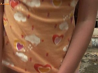 18 años vieja nena caliente primera vez