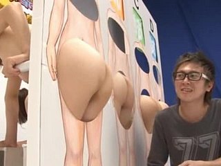 El concursante elige a una chica majesty agujero para el creampie