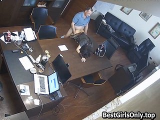 หัวหน้ารัสเซีย Fucks Miss Lonelyhearts ในสำนักงานบน Cam ที่ซ่อนอยู่