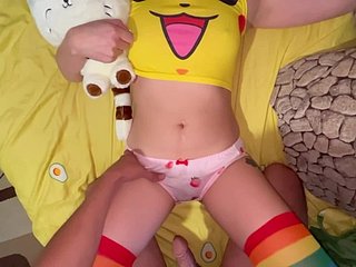 팬티 사이에 끊임없는 보지와의 첫 섹스