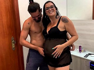 彼らは同情せずに汚い妊婦を犯しました