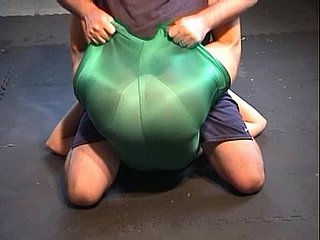 Sexuelle Demütigung 0001 ringen