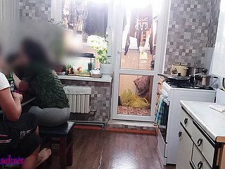 El marido se fue y su esposa fue follada por su mejor intimate terms with