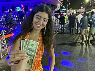Volevo scopare una trance, ma si è rivelata una prostituta ordinaria e l'ho fottuta in A