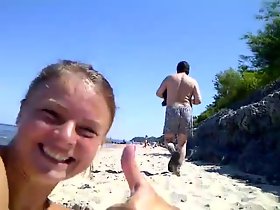 berating jerking di pantai rakaman wanita dan ketawa