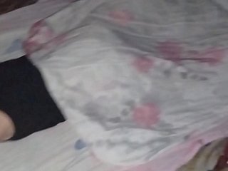 Saya membangunkan pembantu rumah untuk memberi saya seks, kami menikmati banyak