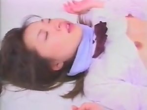 フィールドに3人プレイとフェラで姦淫