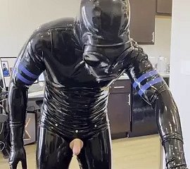 Rubberdrone giật tắt trong vớ cao su