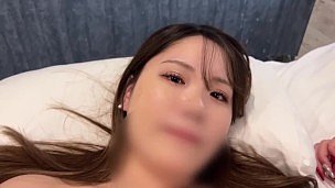 Les seins énormes de beauté du bonnet G réapparaissent ! C'est mignon en incluant les filles. J'ai eu une tweet propre du
