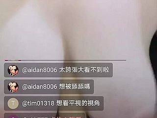 Persetan payudara besarnya dengan mainan curian.live ginabb