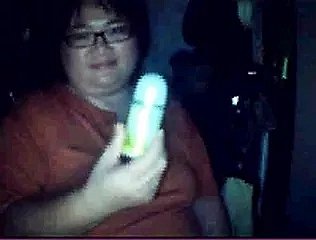32 yaşında Tombul Çinli Malay uçlu deodorant şişesi