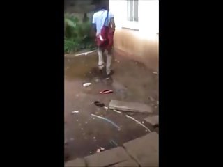 Las mujeres africanas asombrados por su pene