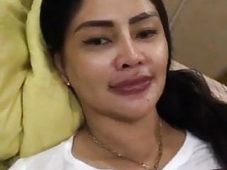 Indonesia Maduras oscuro del pezón ver a través