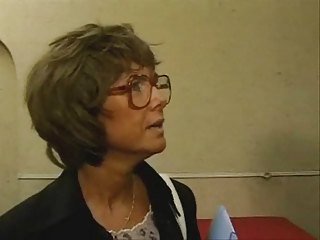 ストッキングでメガネアナル中熟女
