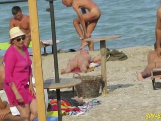 Adult Amateurs nudiste Plage Voyeur - MILF Close-Up Pussy