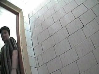 Ukryte cam w toalecie - 2