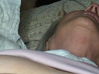 Granny Cums Hier