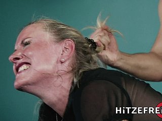Hitzefrei Beauteous niemiecki Milf fucks Yo