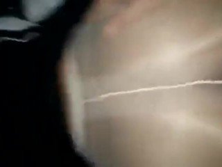 一边操一边给男朋友打电话被听出来了【约炮加微：911714682】